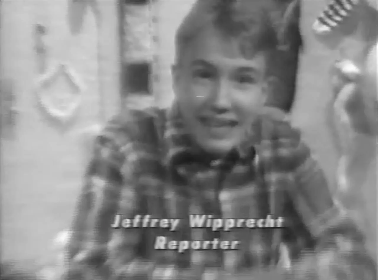 Junger Jeffrey Wipprecht als Reporter – Standbild aus der Sendung „Bubble Gum“