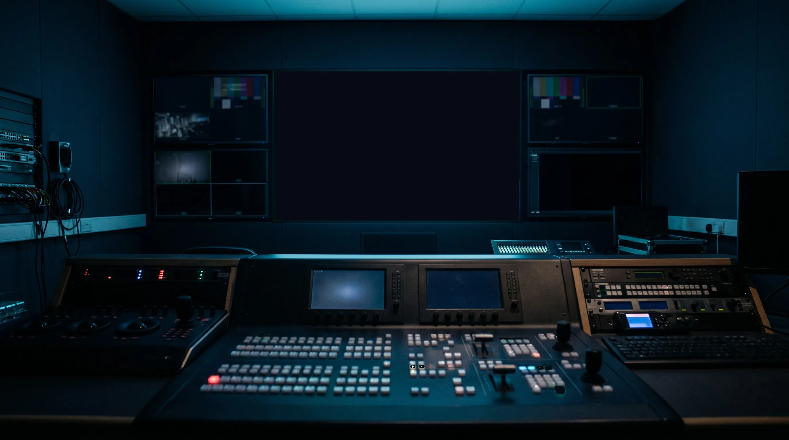 Fernseh-Regie mit Programm-Monitor